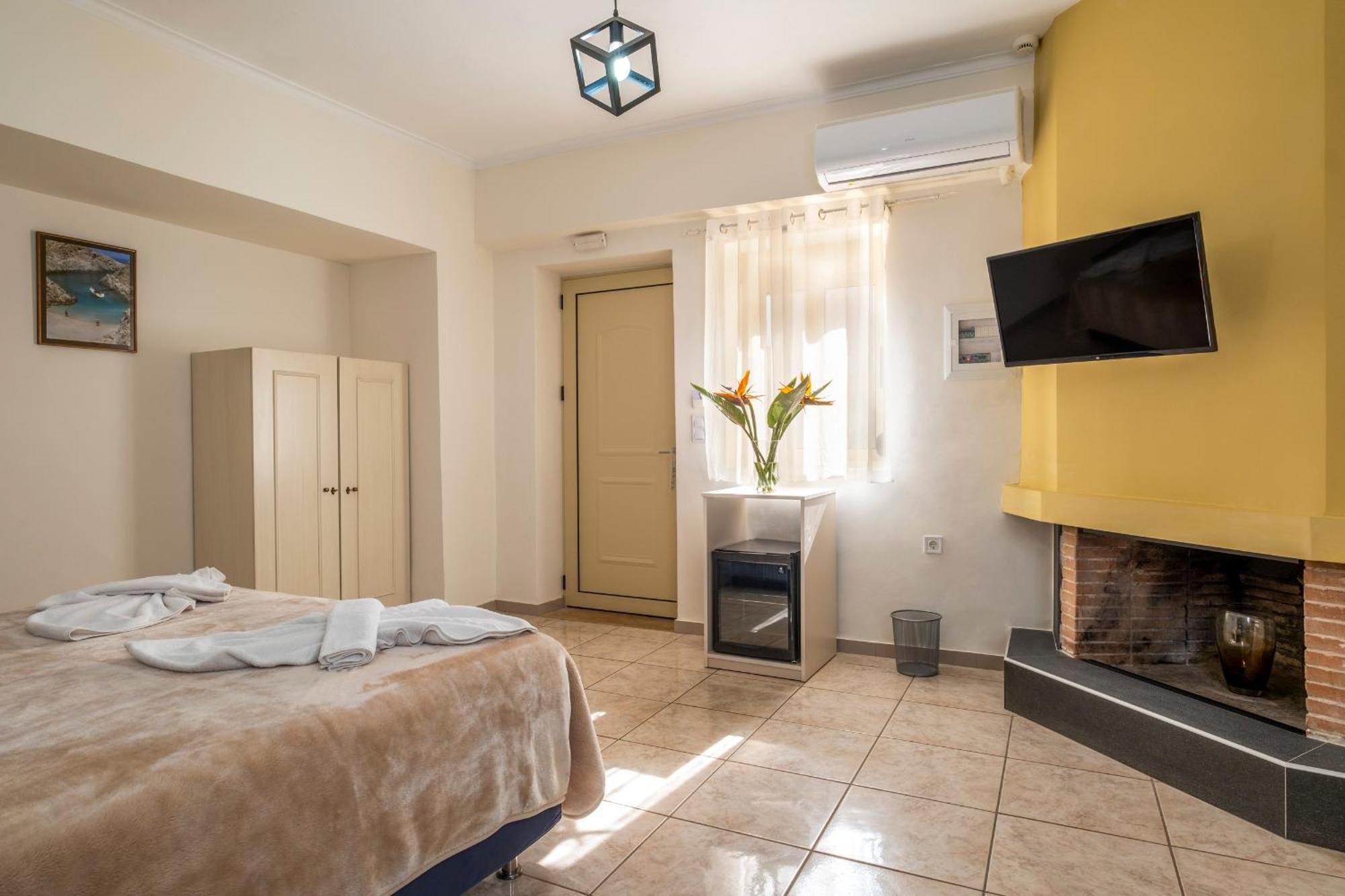 Areti Suites Kathiana Exterior photo